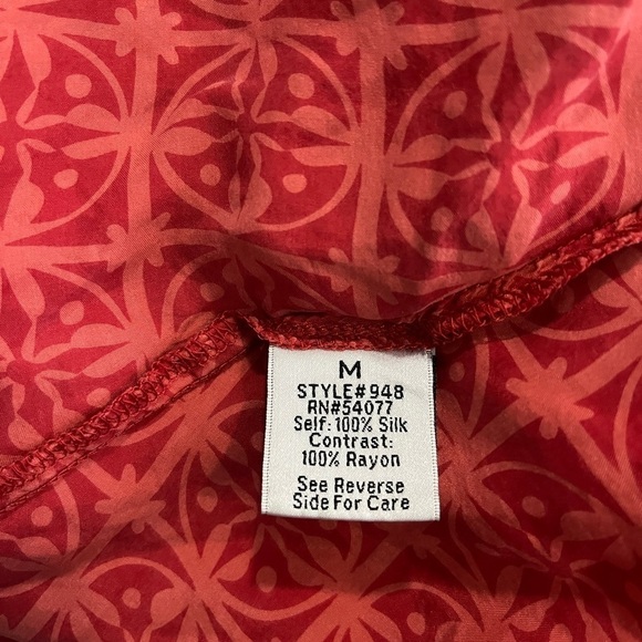 CABI 100% Silk Empire Butterfly Sleeveless Blouse - Picture 9 of 9